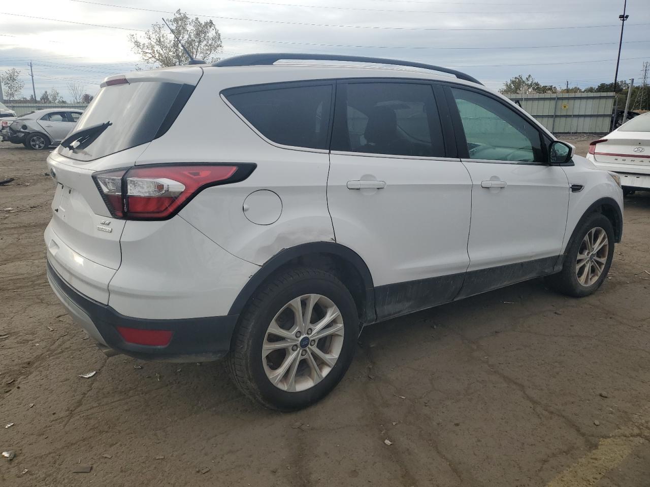 2018 Ford Escape Se - Фото 3