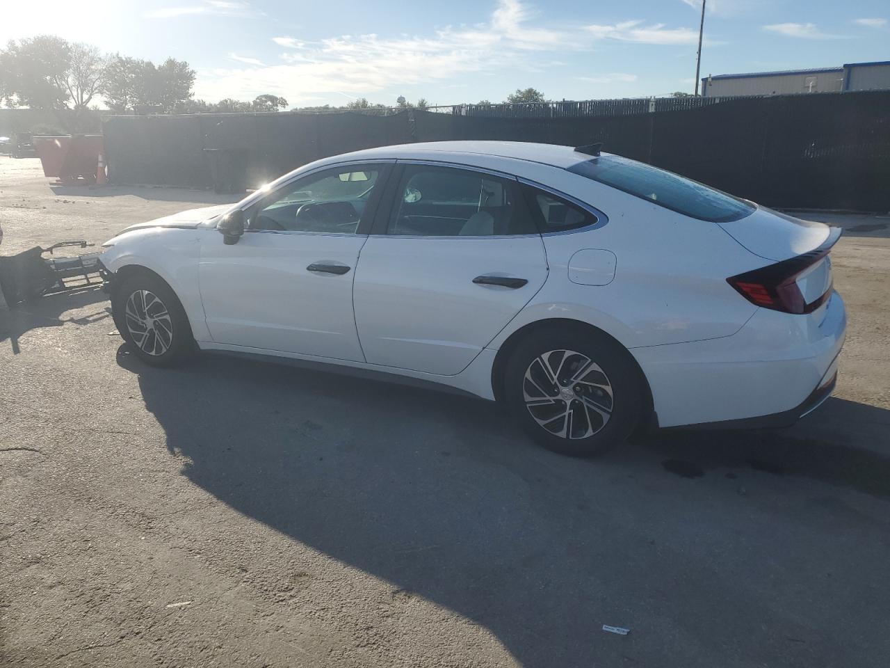 2021 Hyundai Sonata Hybrid - Image 2