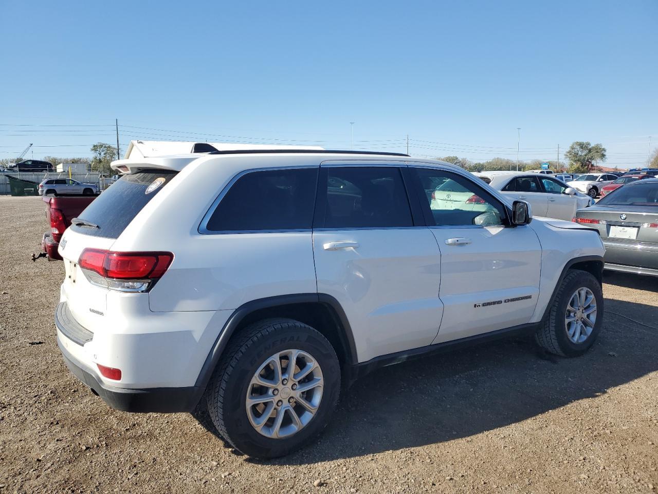 2022 Jeep Grand Cherokee Laredo E - Фото 3