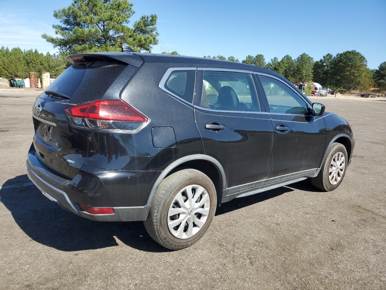 2018 Nissan Rogue S - Image 3
