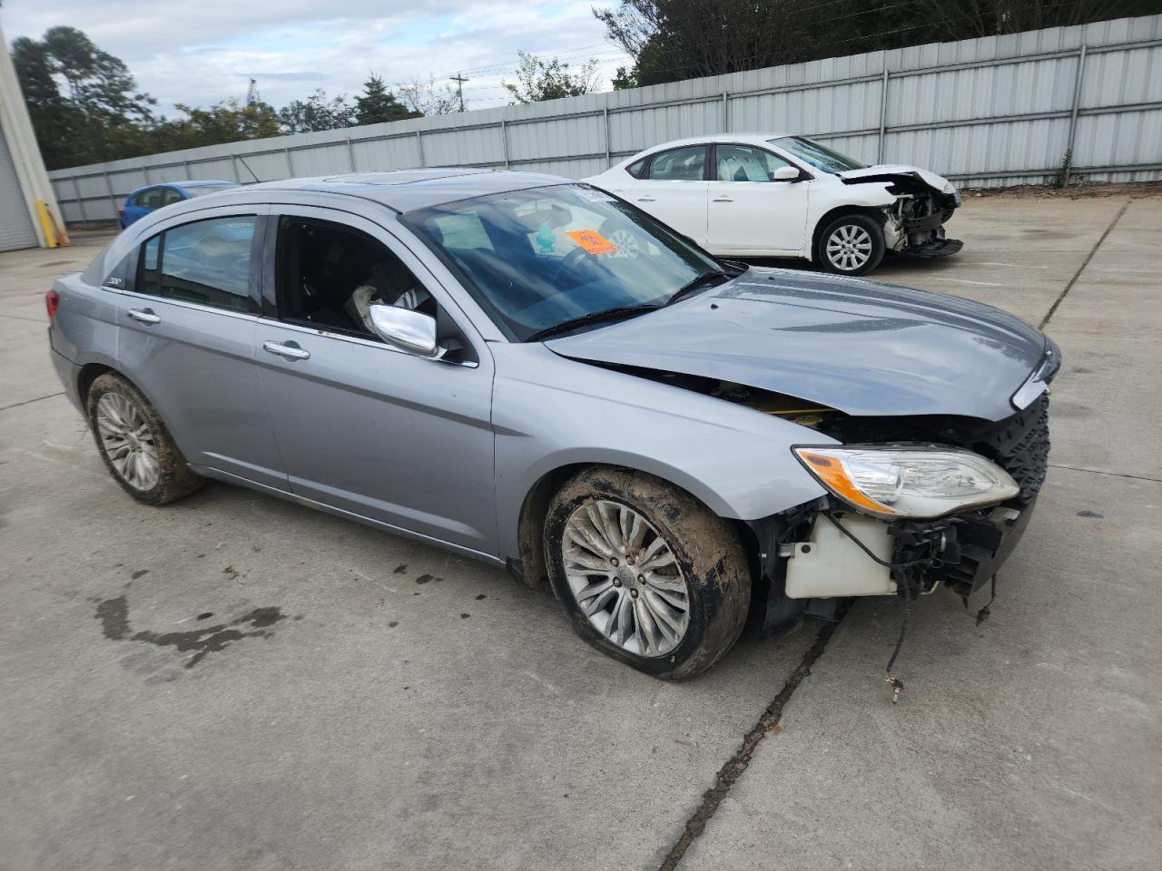 2013 Chrysler 200 Limited - Фото 4