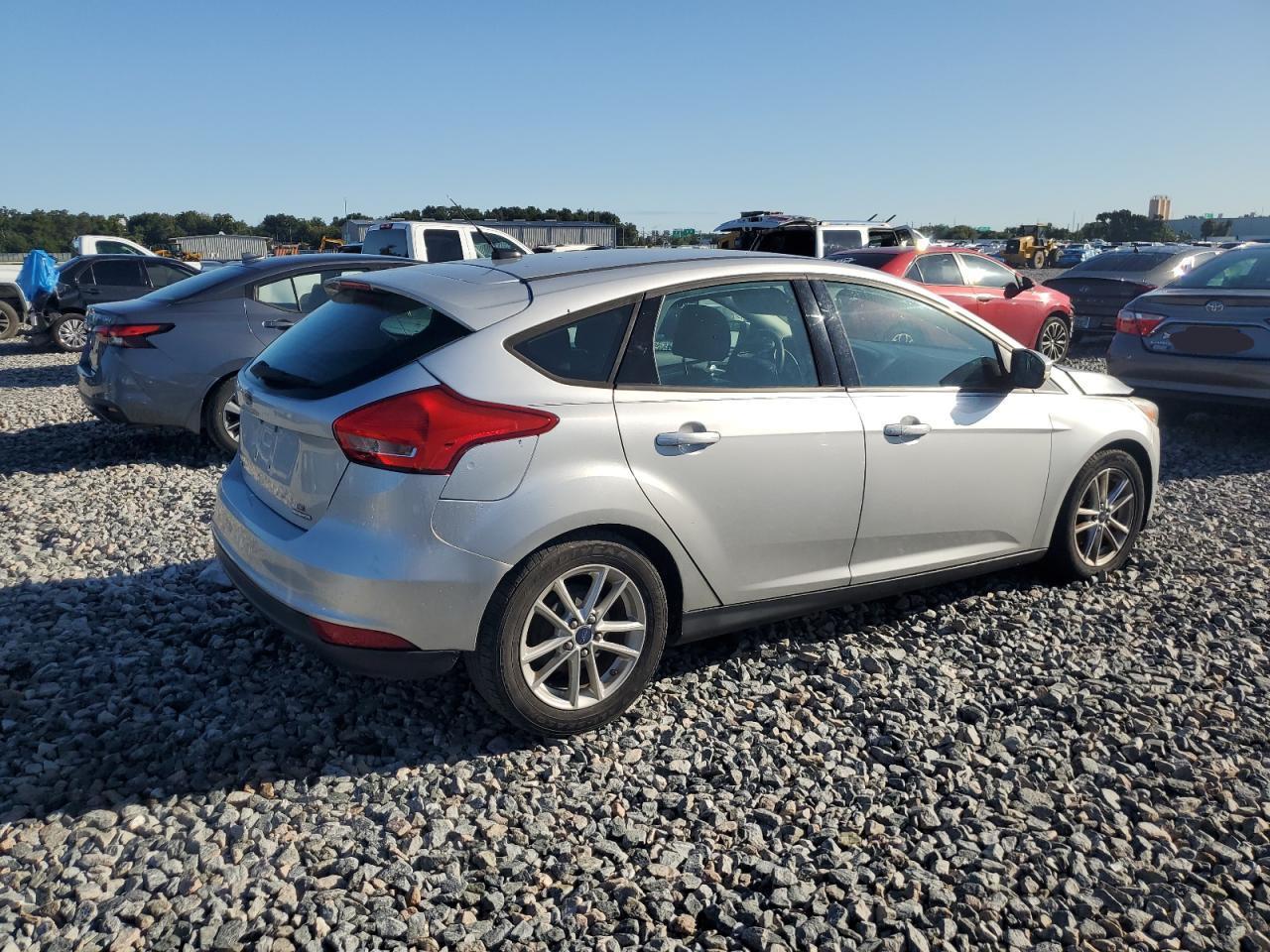 2016 Ford Focus Se - Фото 3
