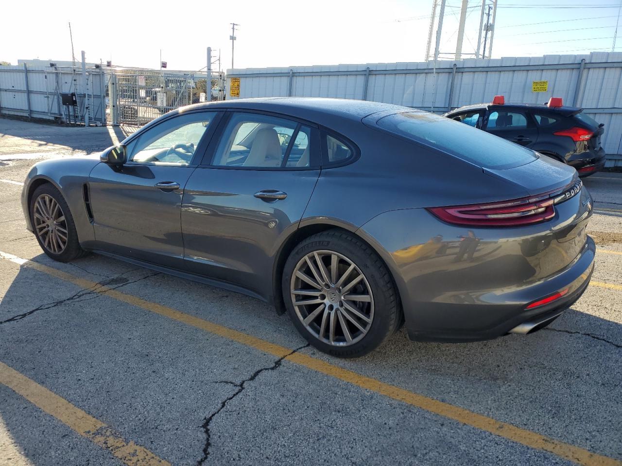 2017 Porsche Panamera 2 - Фото 2