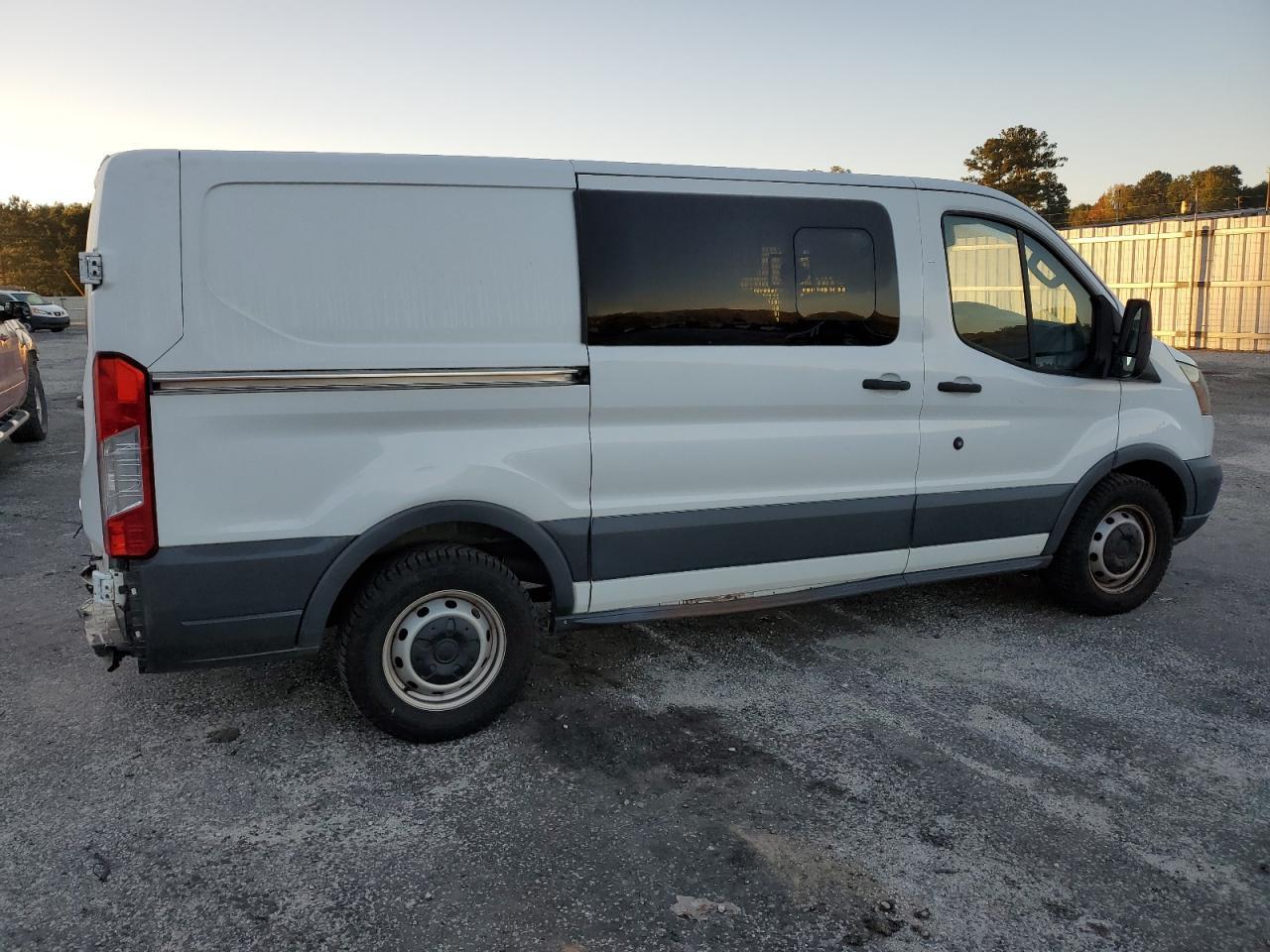 2015 Ford Transit T-150 - Фото 3