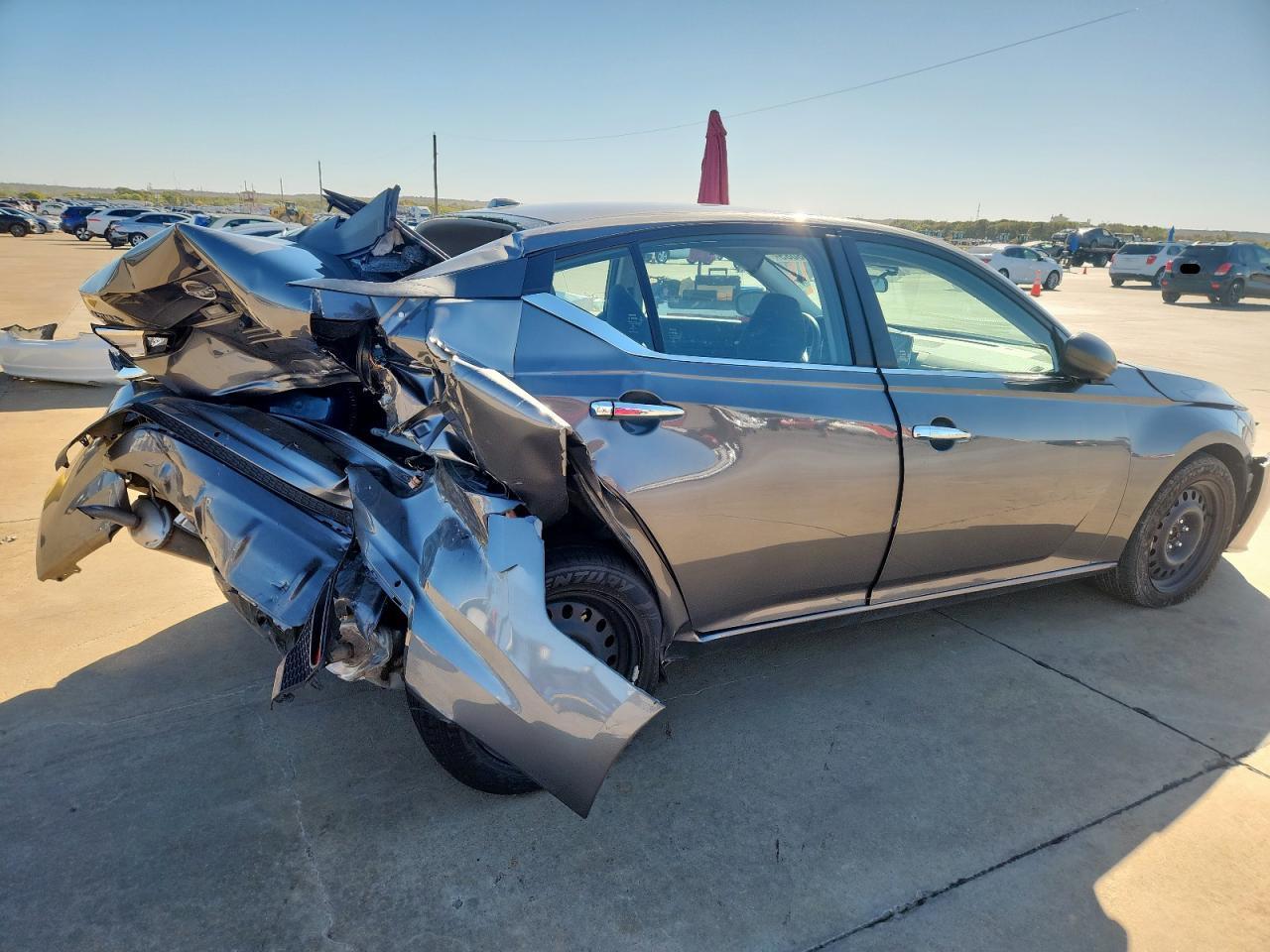 2024 Nissan Altima Sv - Image 3