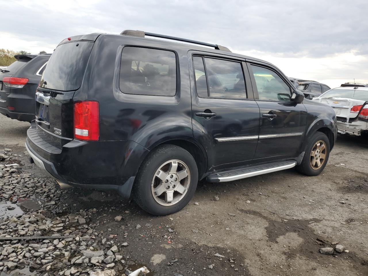 2010 Honda Pilot Touring - Image 3