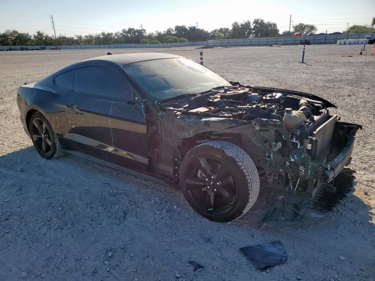 2022 Ford Mustang - Фото 4