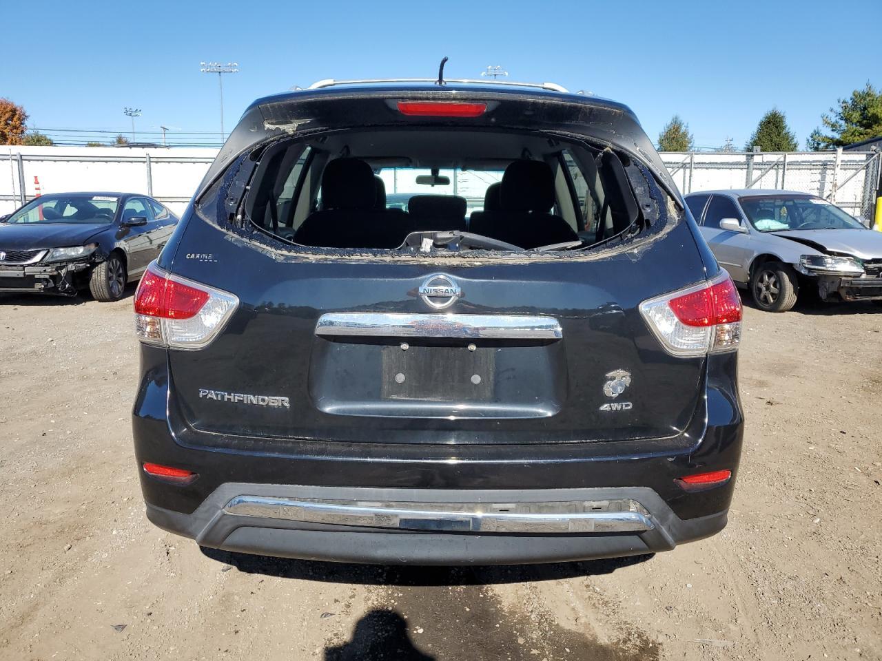 2015 Nissan Pathfinder S - Image 6