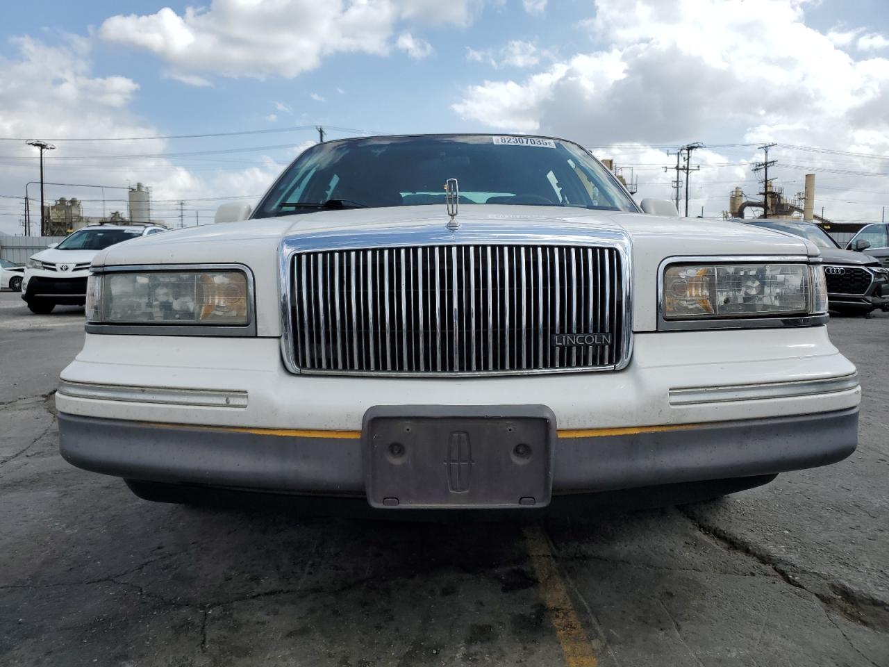 1997 Lincoln Town Car - Фото 5