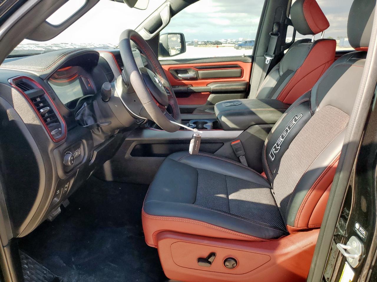 2025 Ram 1500 Rebel - Фото 7