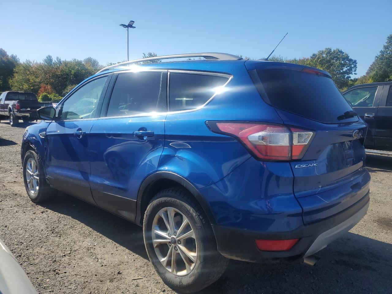 2017 Ford Escape Se - Фото 2