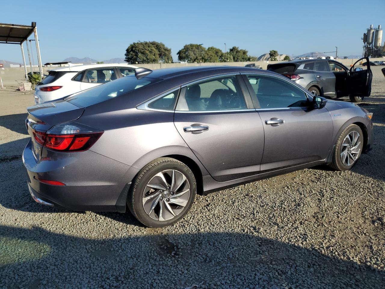 2021 Honda Insight Touring - Фото 3