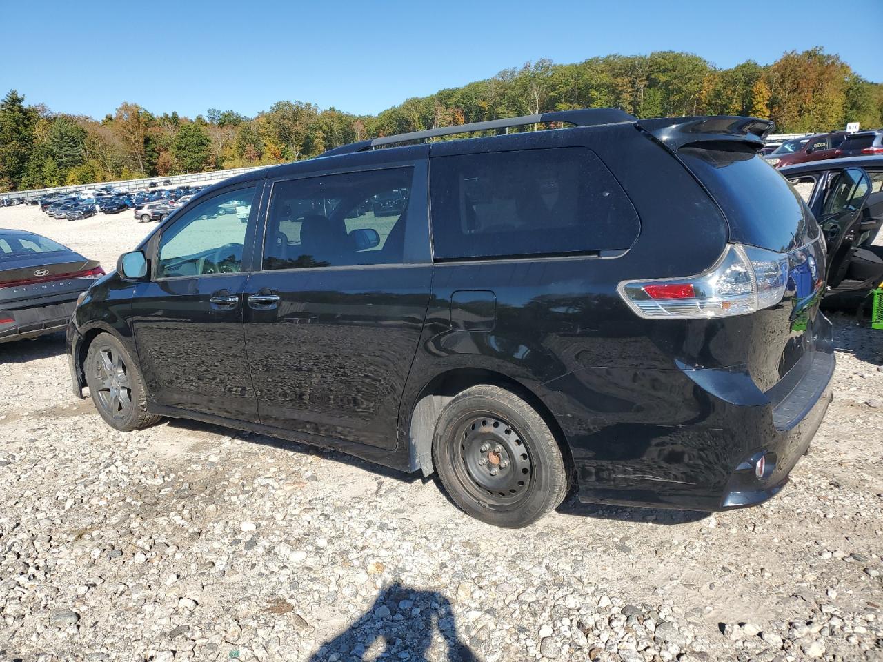 2017 Toyota Sienna Se - Фото 2