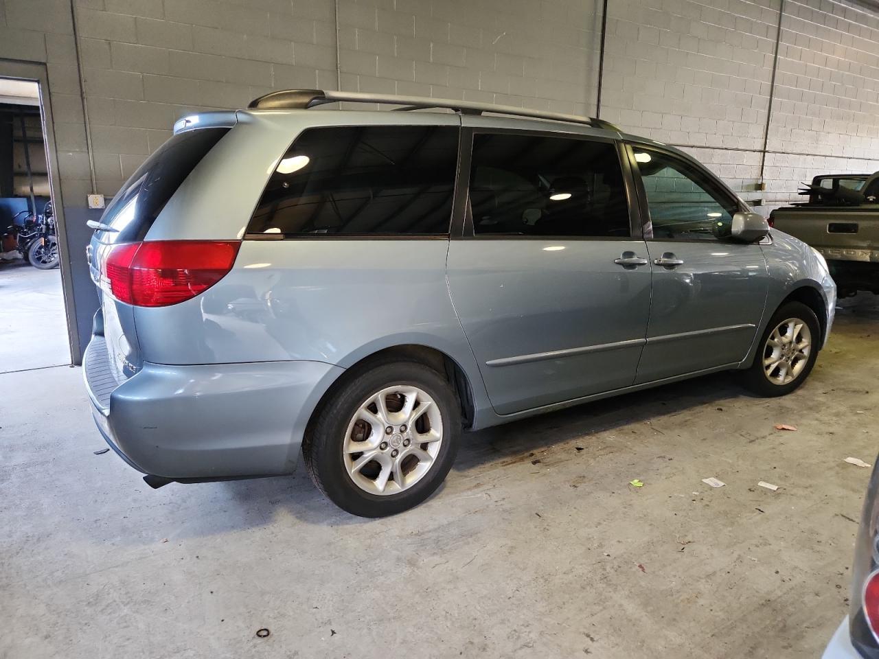 2004 Toyota Sienna Xle - Фото 3
