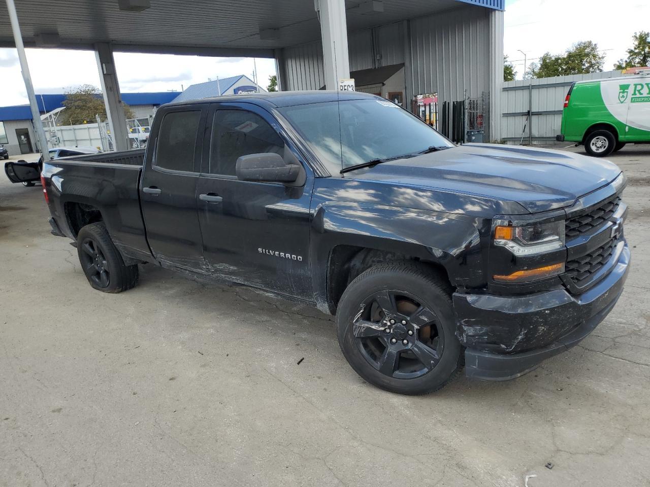 2016 Chevrolet Silverado C1500 - Фото 4