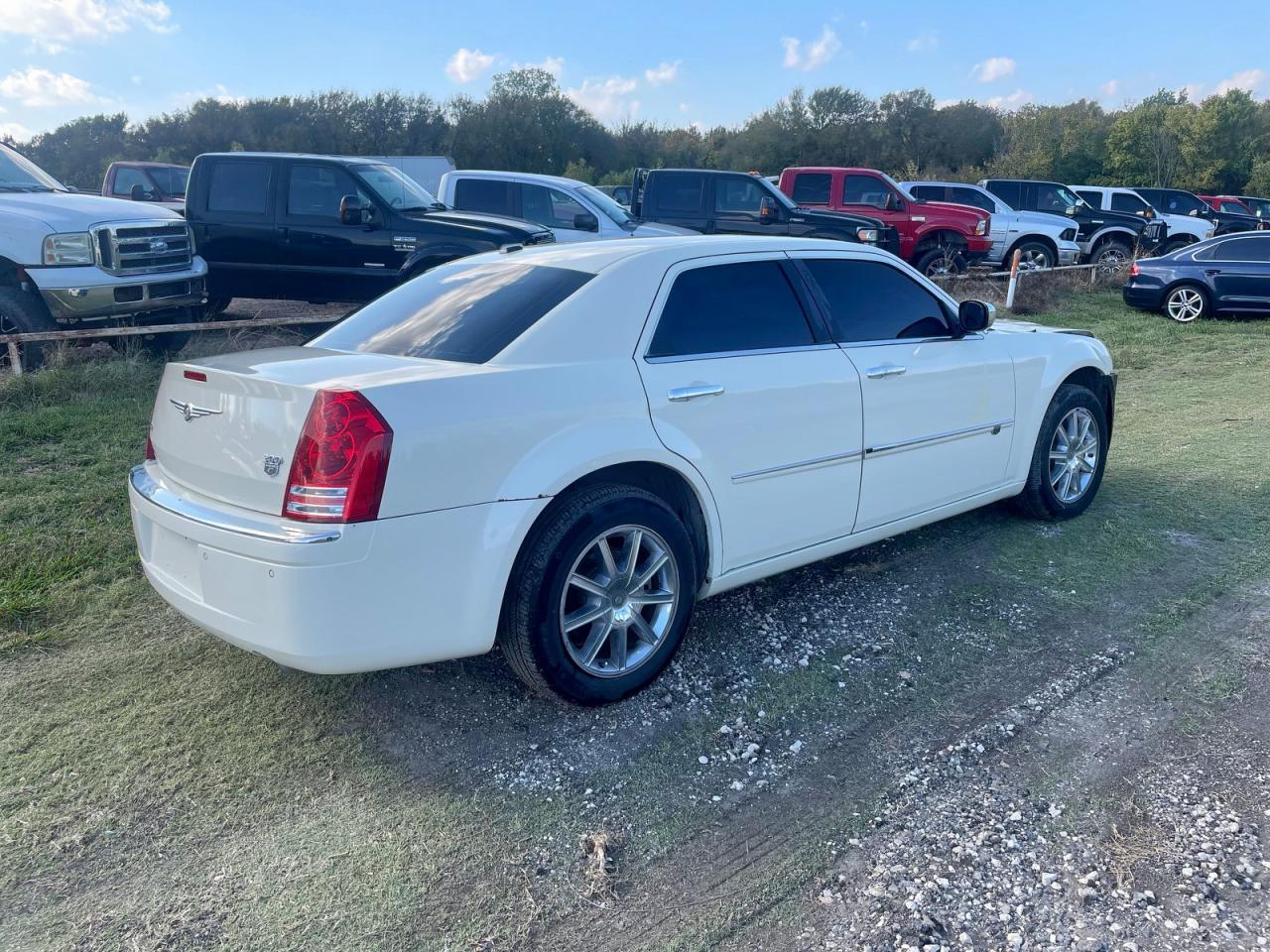 2010 Chrysler 300C - Фото 4