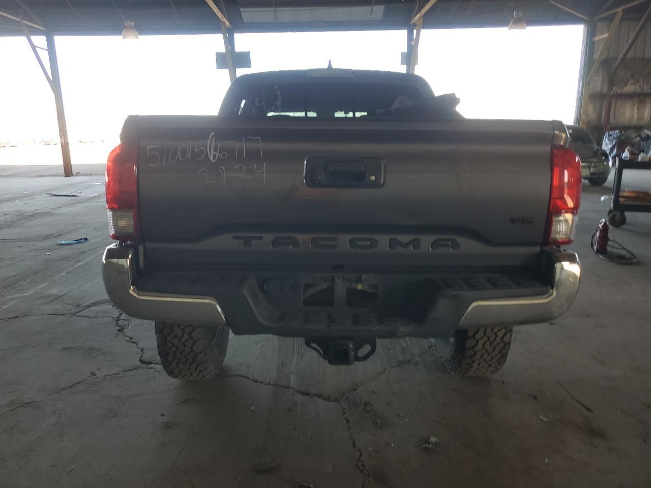 2017 Toyota Tacoma Double Cab - Фото 6