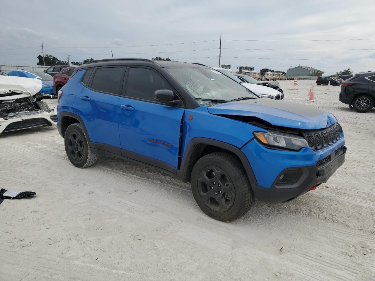 2023 Jeep Compass Trailhawk - Image 4