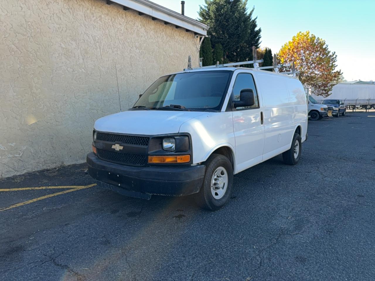 2011 Chevrolet Express G2500 - Фото 2