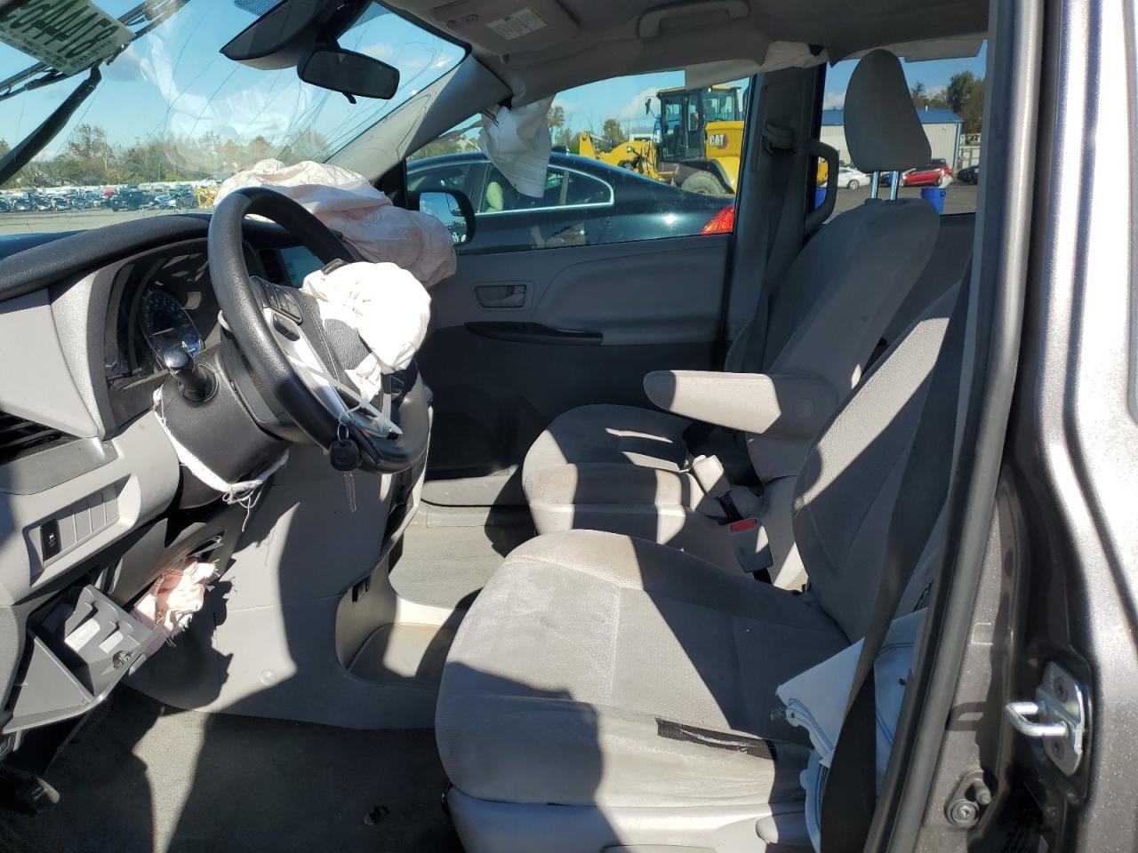 2019 Toyota Sienna - Image 7
