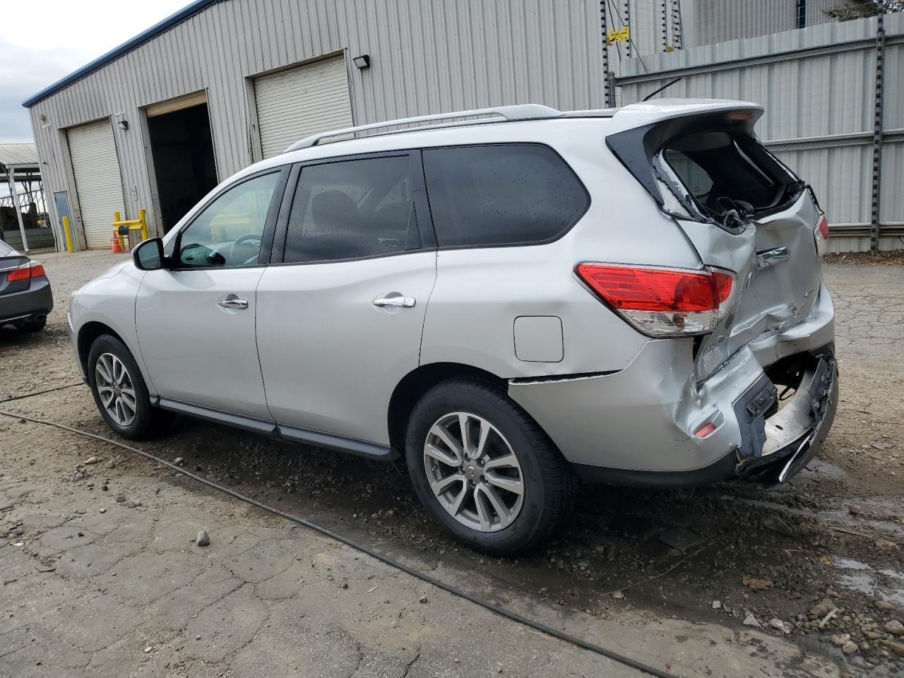 2016 Nissan Pathfinder S - Фото 2