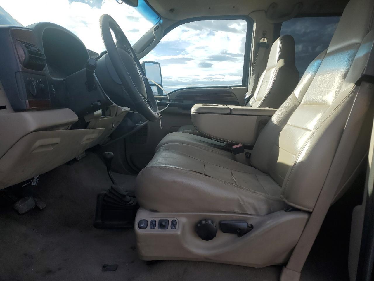 2005 Ford F350 Super Duty - Image 7