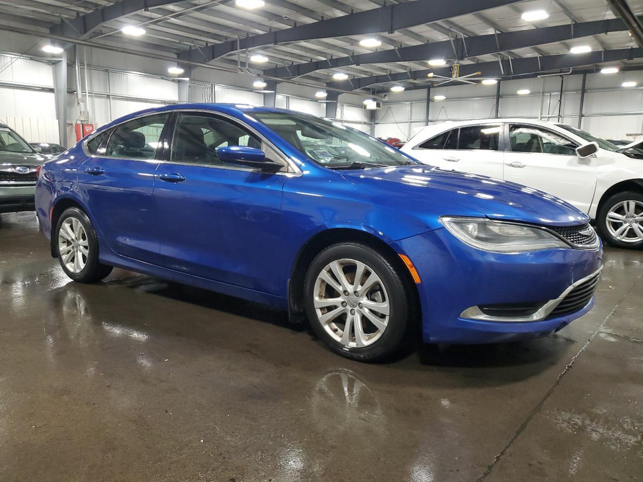 2015 Chrysler 200 Limited - Фото 4