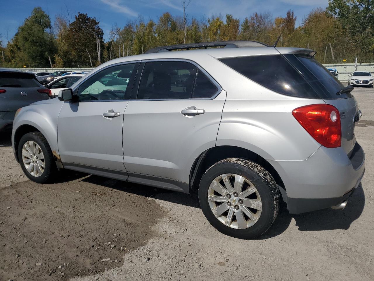 2010 Chevrolet Equinox Lt - Image 2