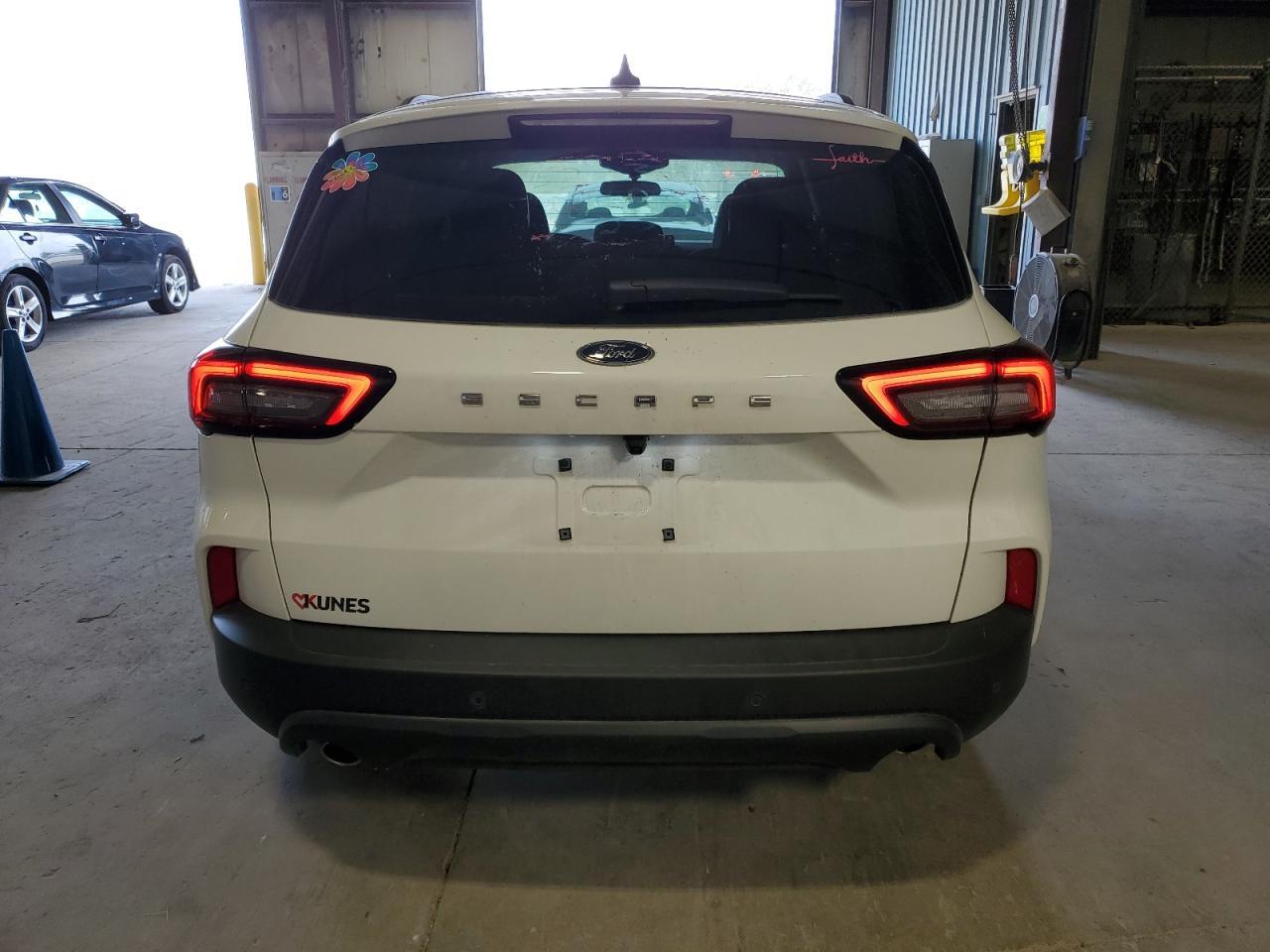 2025 Ford Escape St Line - Image 6