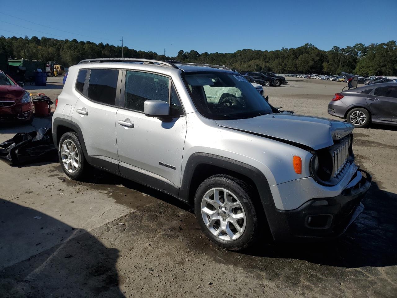 2018 Jeep Renegade Latitude - Image 4