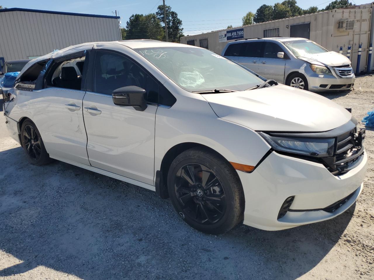 2024 Honda Odyssey Sport - Image 4