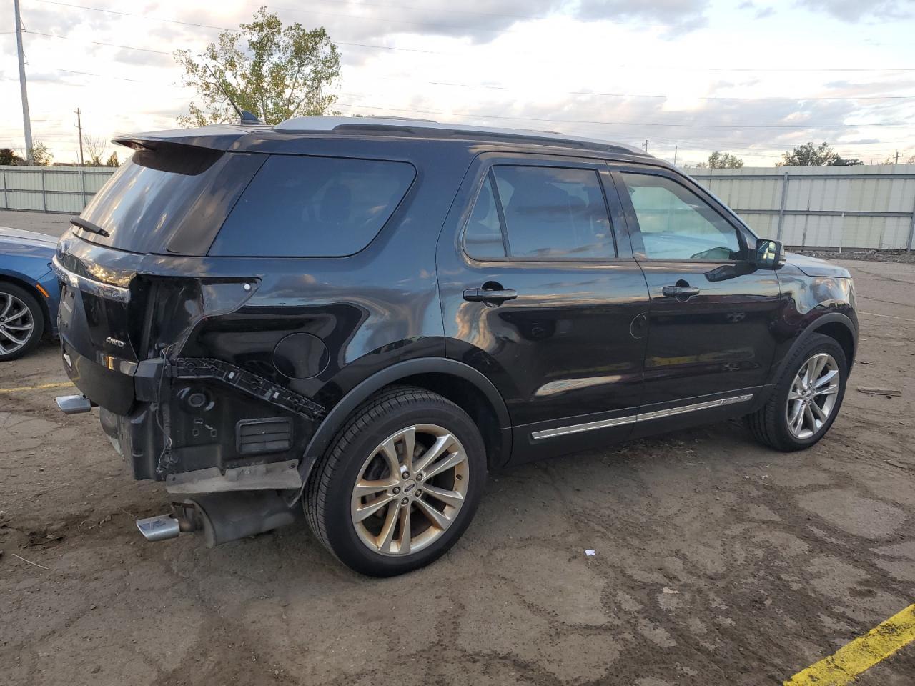 2018 Ford Explorer Xlt - Фото 3