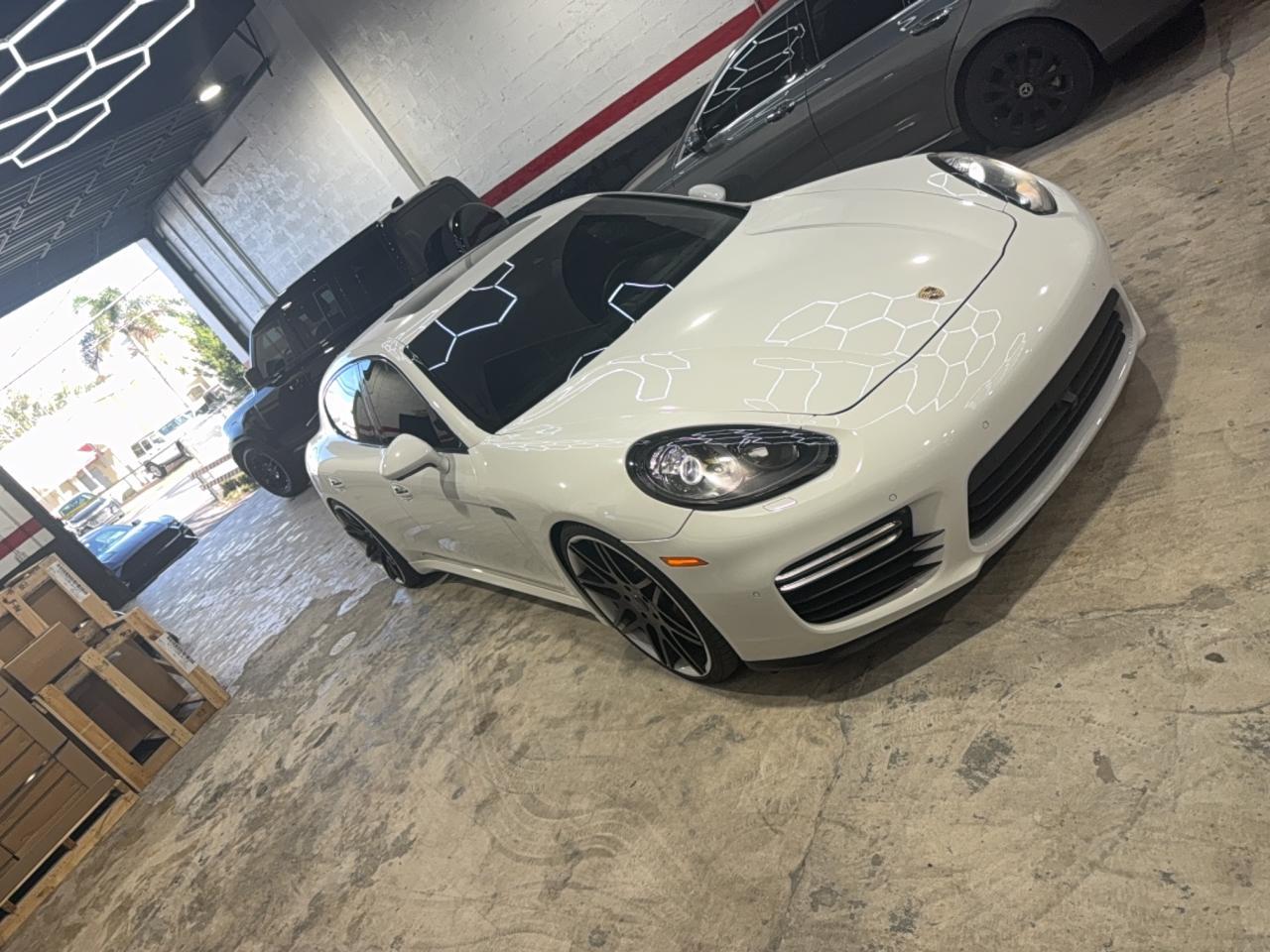 2015 Porsche Panamera Gts - Фото 2