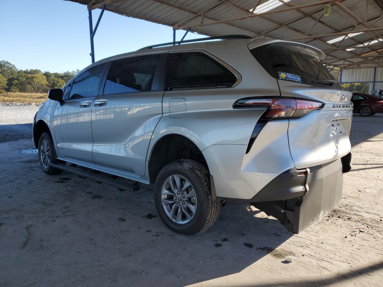 2021 Toyota Sienna Xle - Фото 2