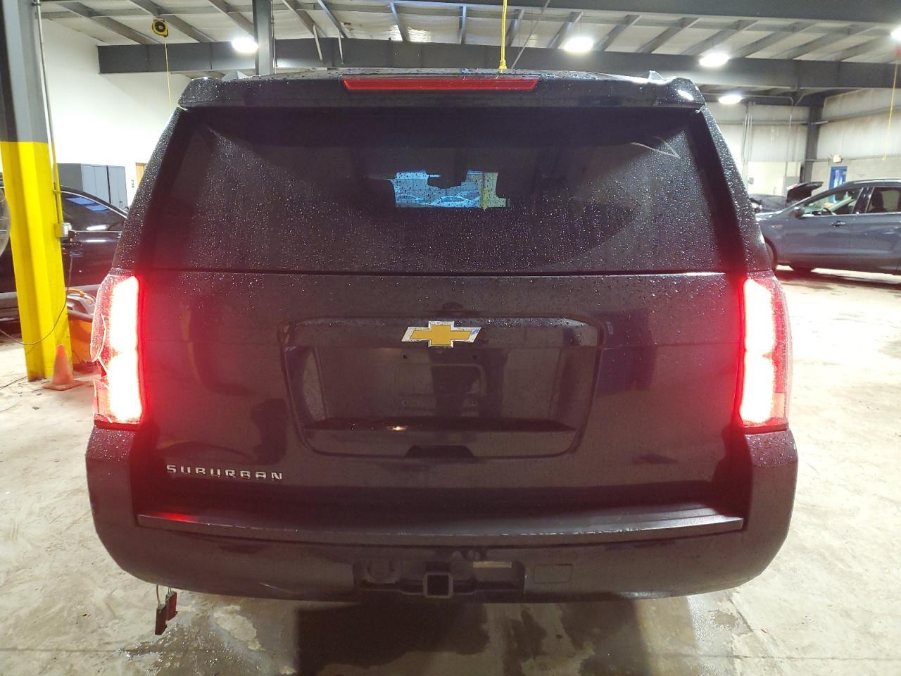 2017 Chevrolet Suburban K1500 Lt - Image 6