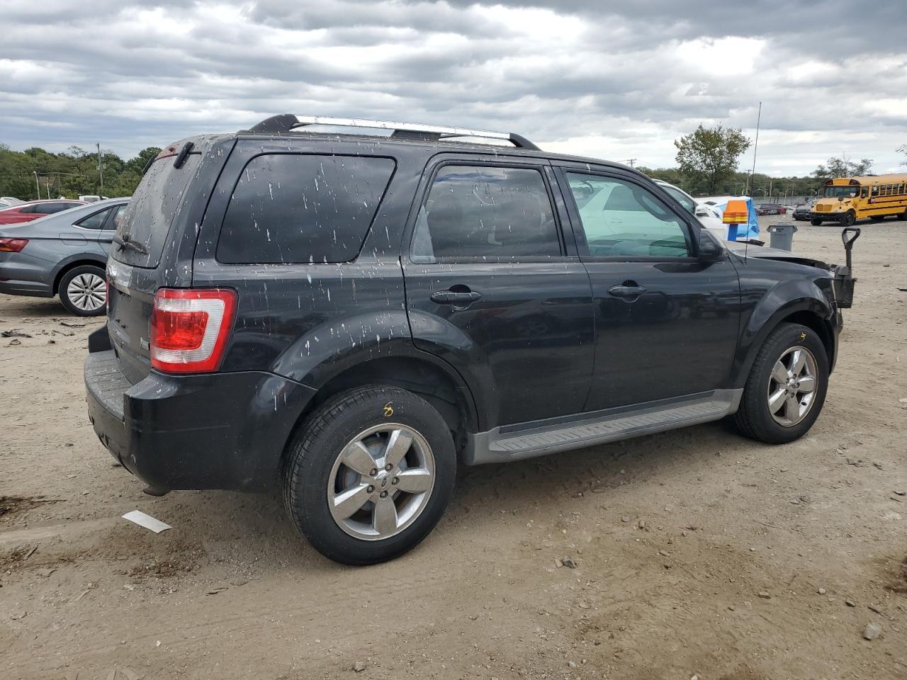 2011 Ford Escape Limited - Image 3