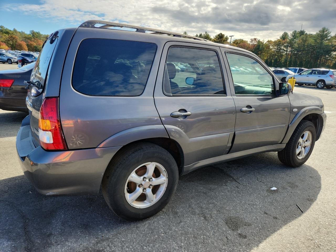 2005 Mazda Tribute I - Image 3