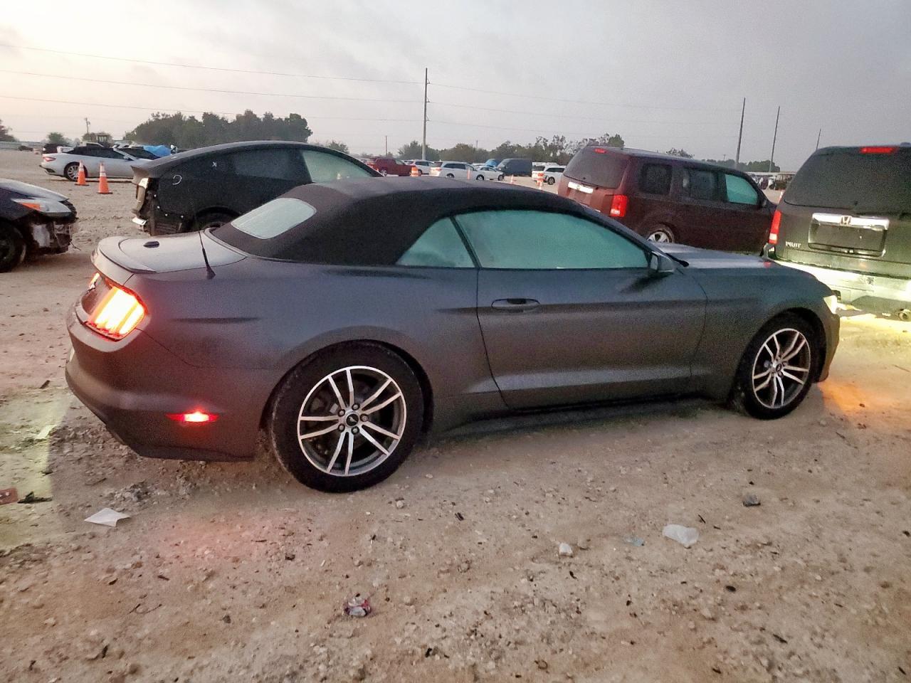 2015 Ford Mustang - Фото 3