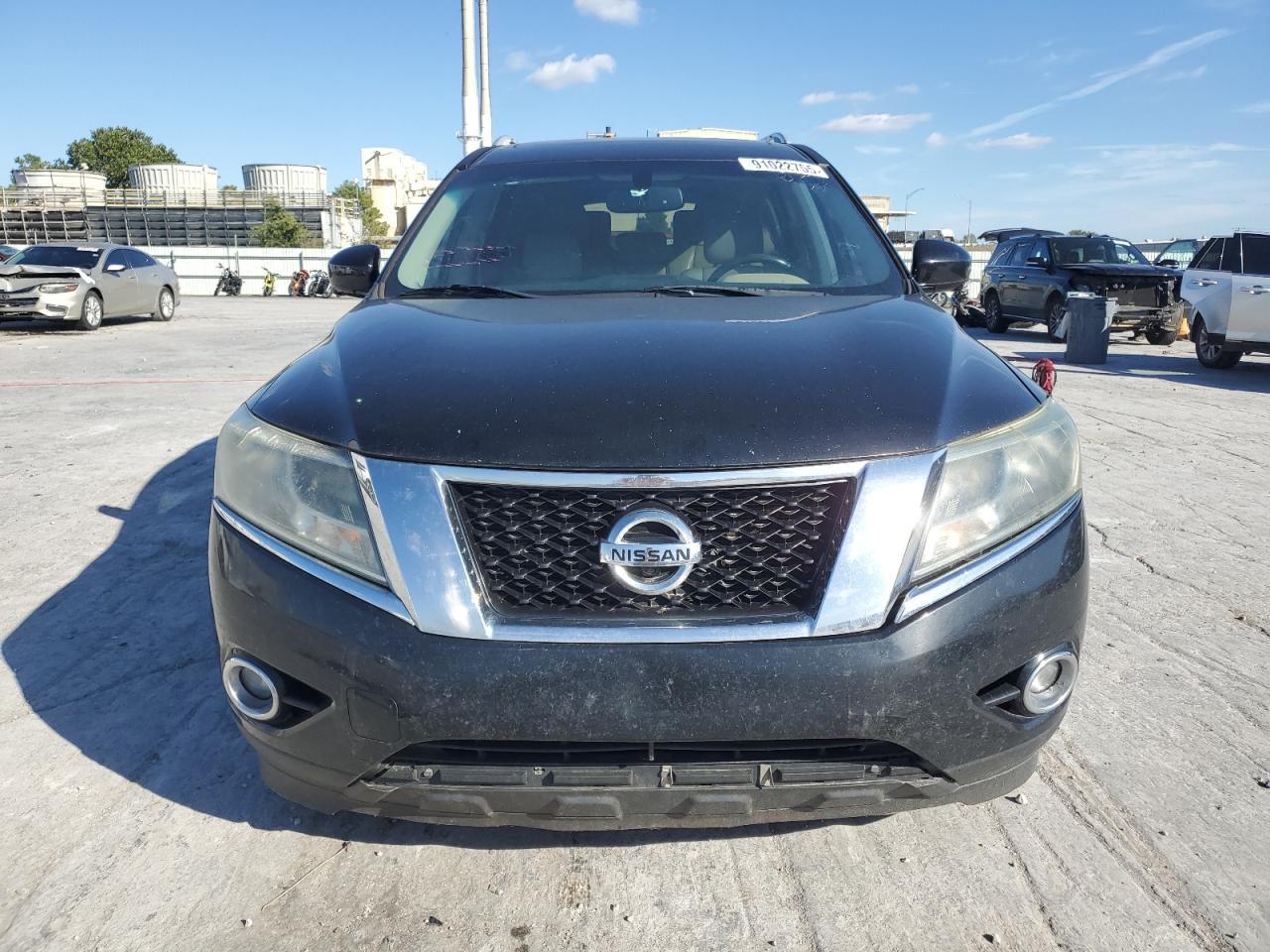 2016 Nissan Pathfinder S - Image 5