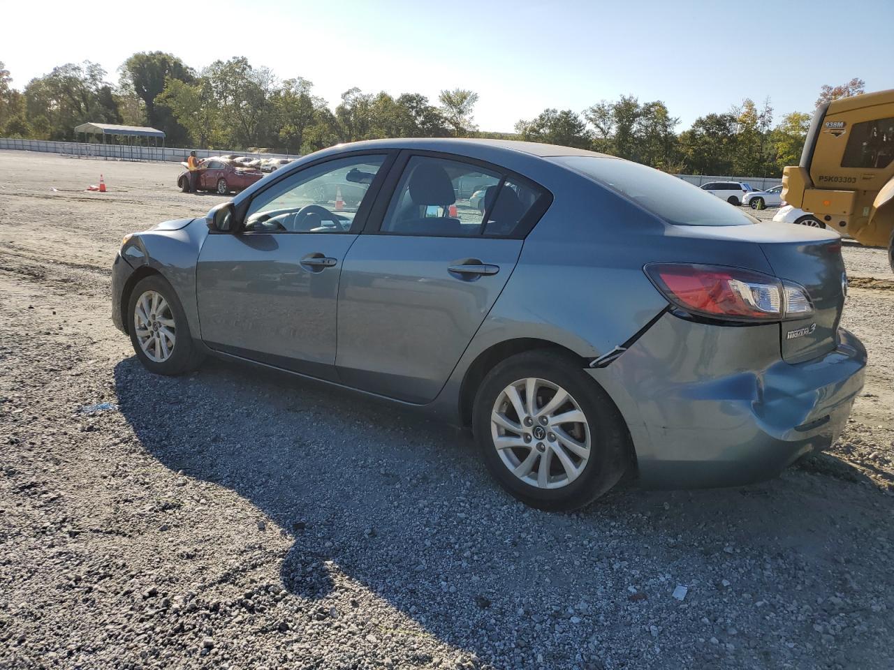 2013 Mazda 3 I - Фото 2