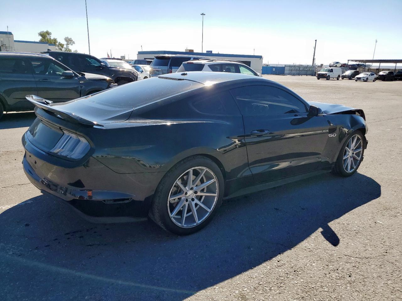 2019 Ford Mustang Gt - Фото 3