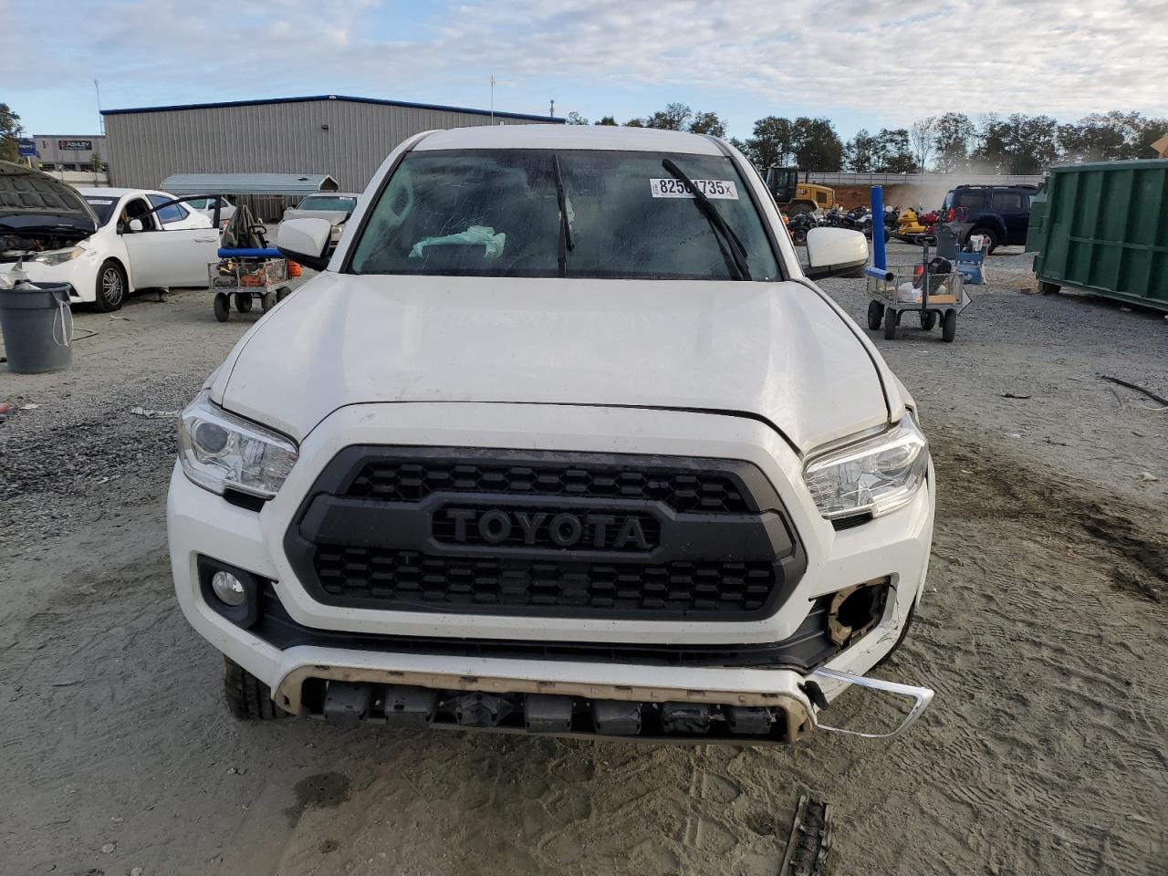 2019 Toyota Tacoma Double Cab - Image 5