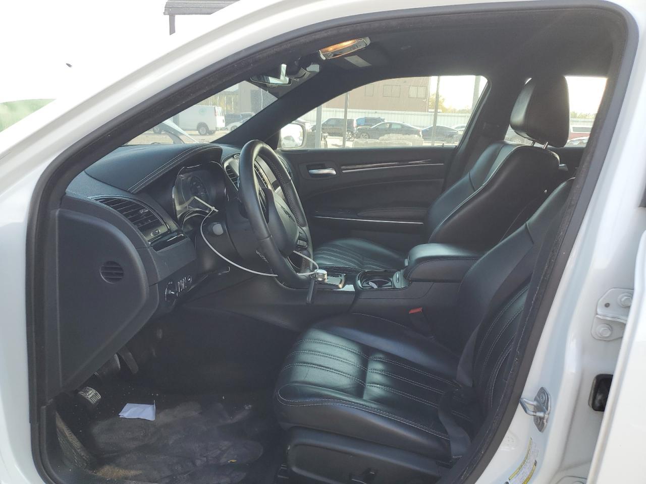 2017 Chrysler 300 S - Фото 7