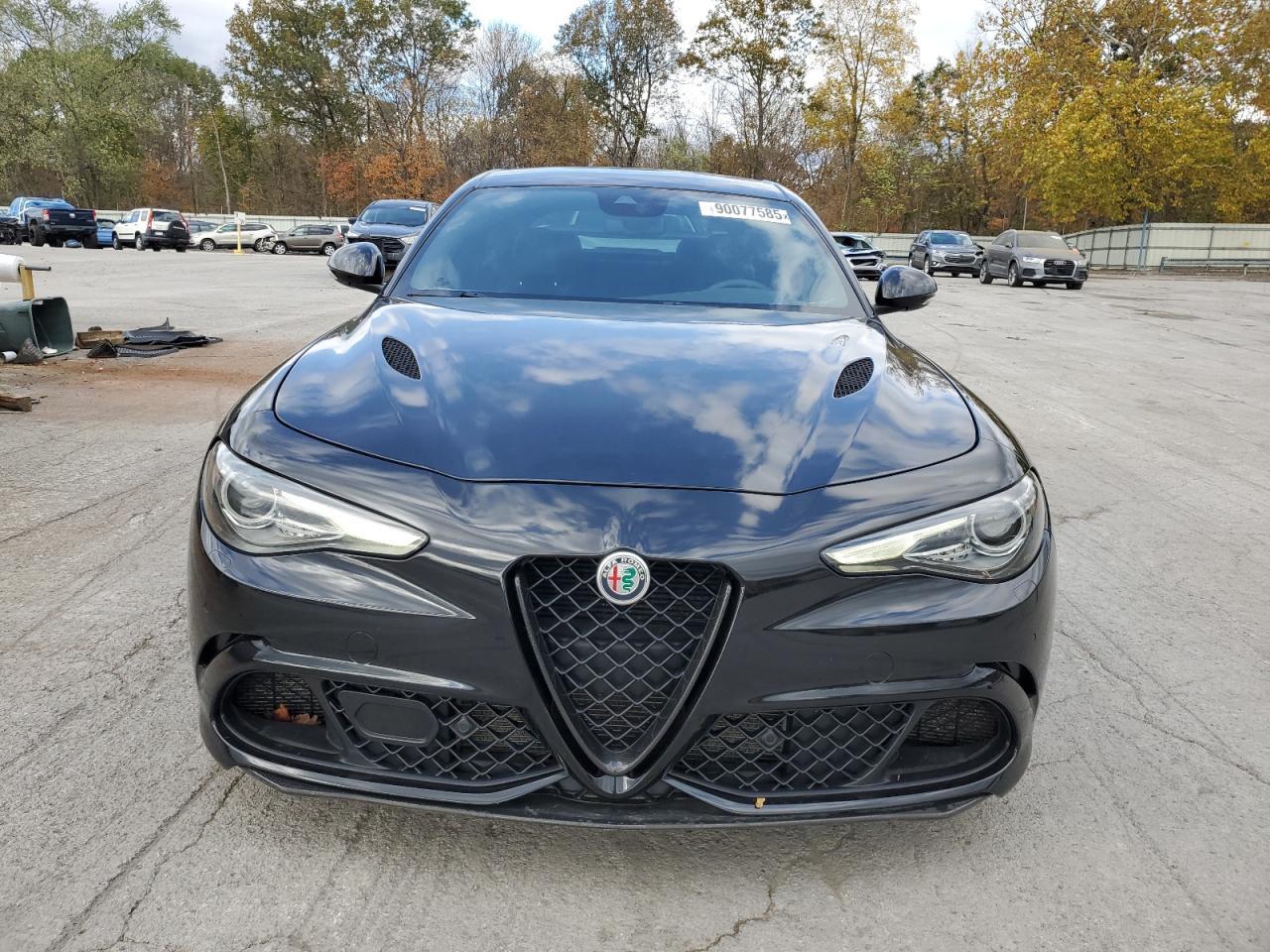 2017 Alfa Romeo Giulia Quadrifoglio - Фото 5