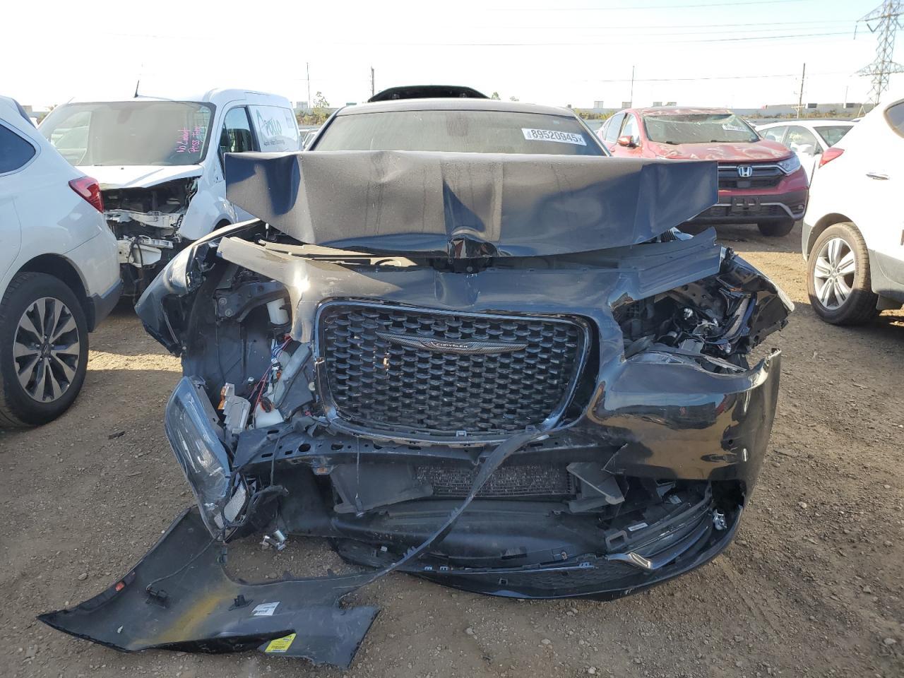 2018 Chrysler 300 S - Image 5