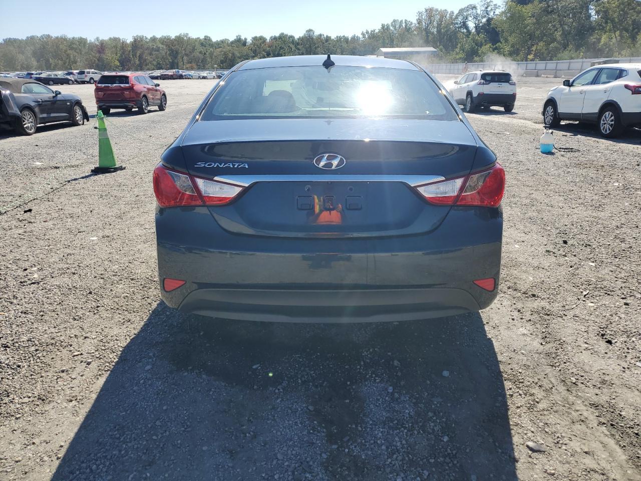 2014 Hyundai Sonata Gls - Image 6