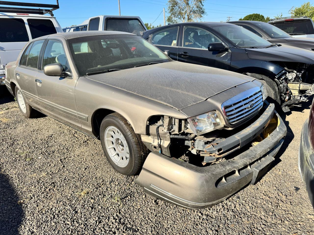 2001 Ford Crown Victoria Lx