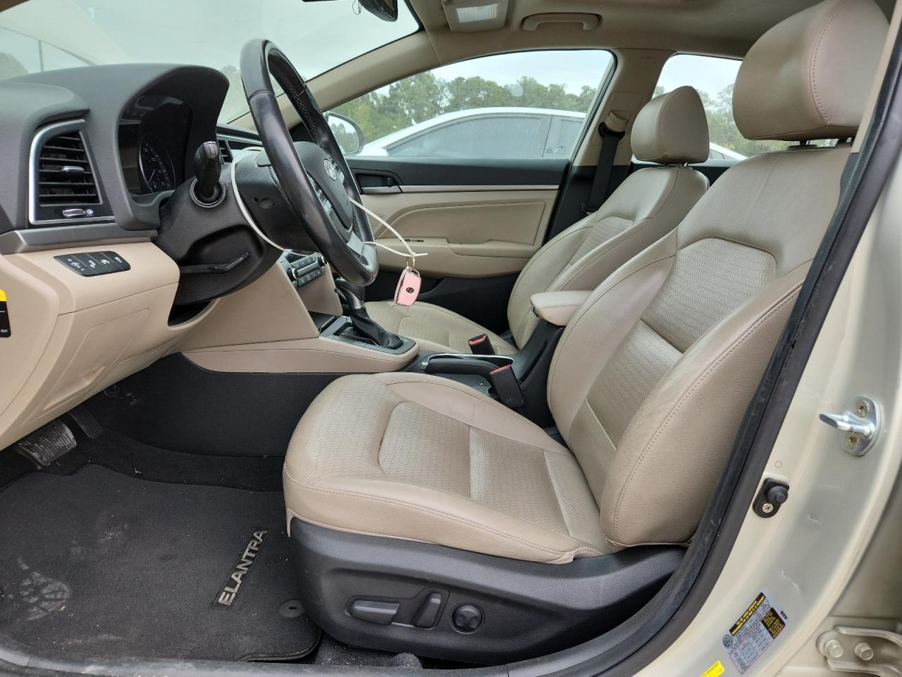 2017 Hyundai Elantra - Фото 7