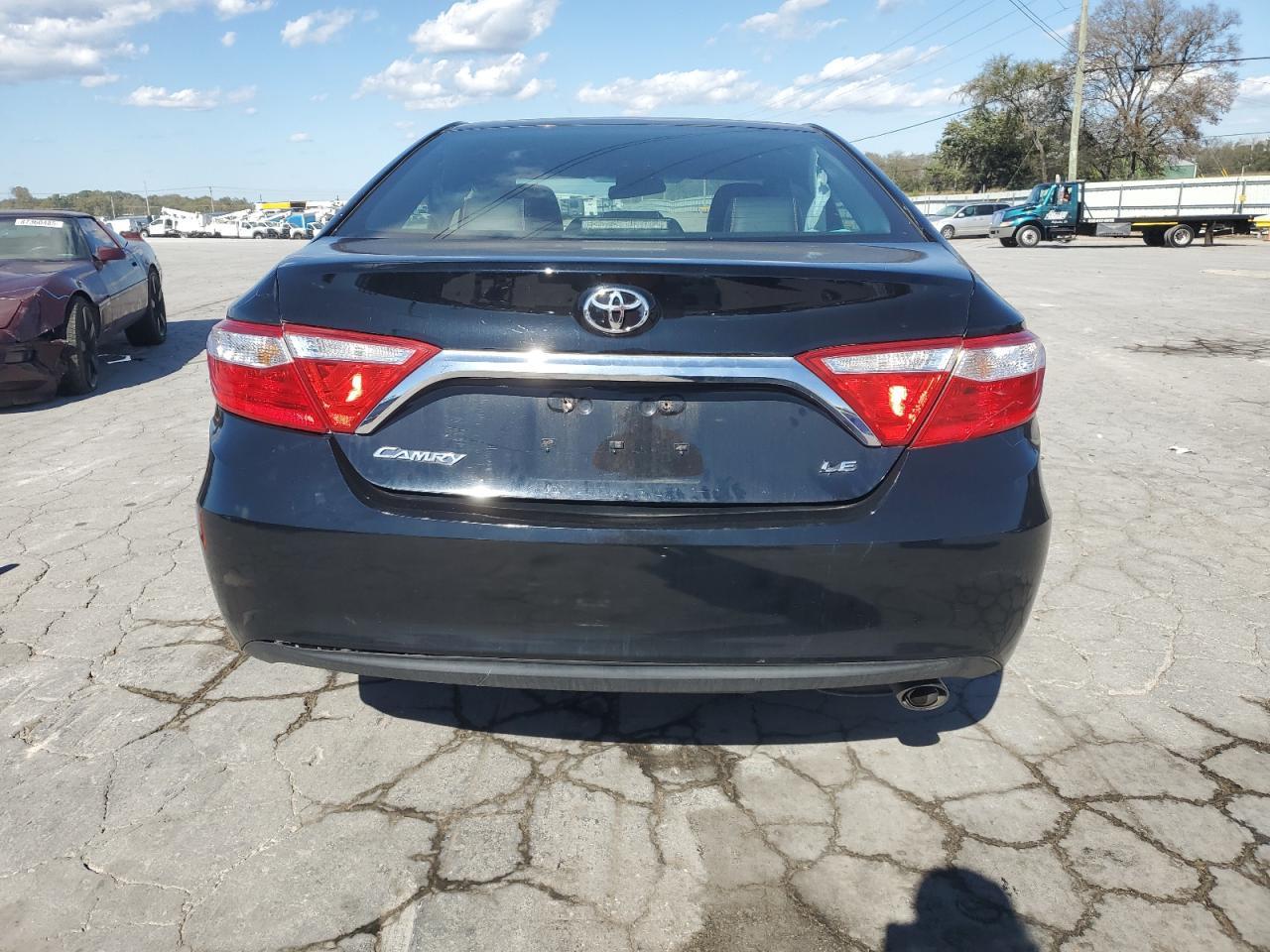 2017 Toyota Camry Le - Фото 6