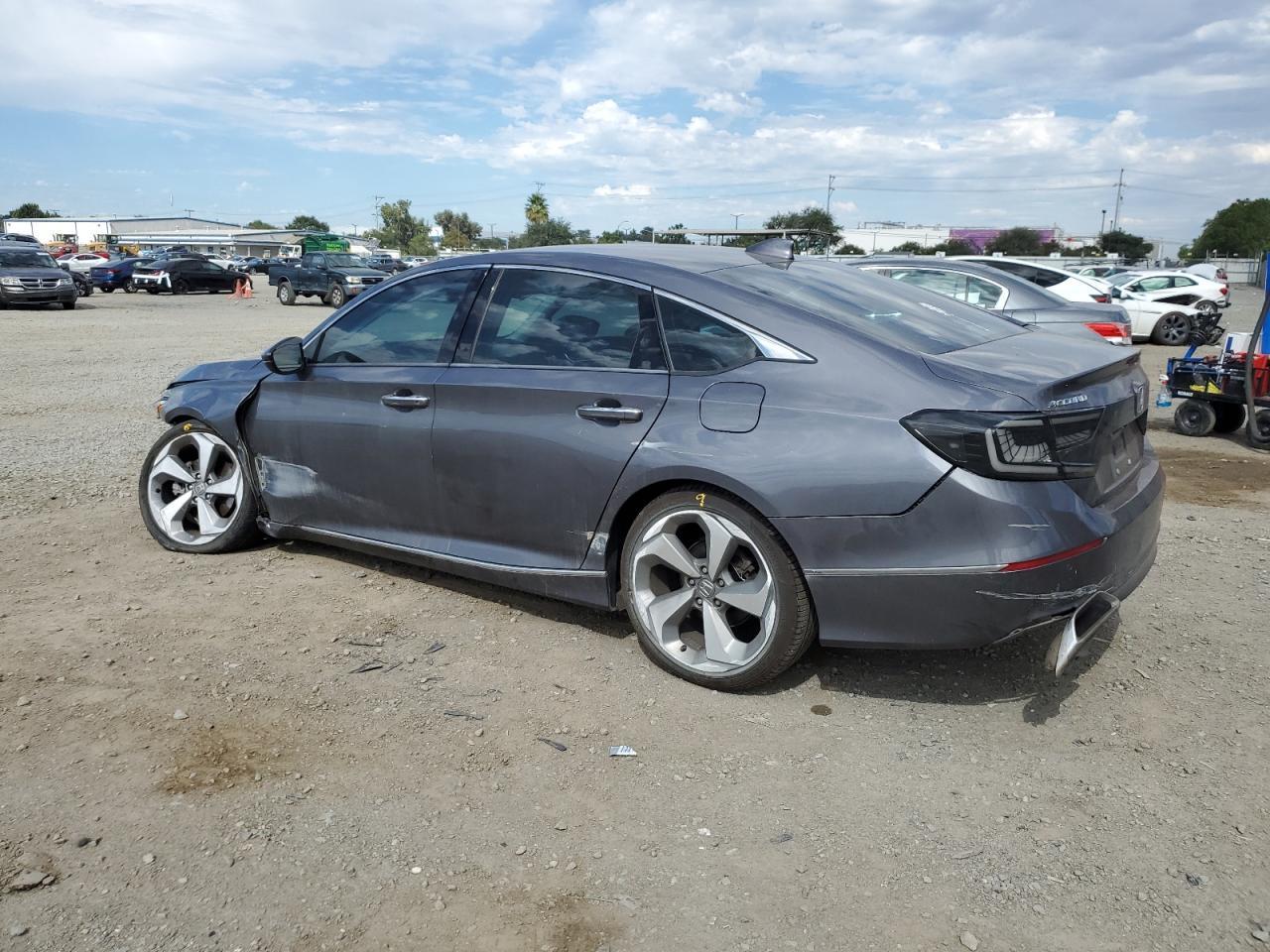 2018 Honda Accord Touring - Фото 2
